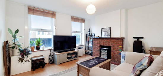 2 bed flat to rent