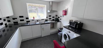 5 bed shared accommodation to rent