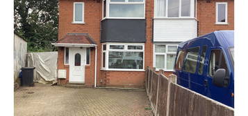 3 bed semi-detached house for sale