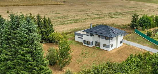 Prodej rodinného domu 204 m2, pozemek 3 070 m2