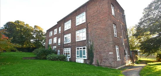 Flat for sale in Wellcome Avenue, Dartford DA1