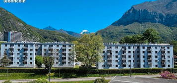 Appartement a vendre type T3/T4 très bon état