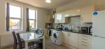 3 bedroom flat to rent