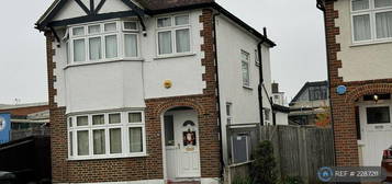 3 bedroom detached house