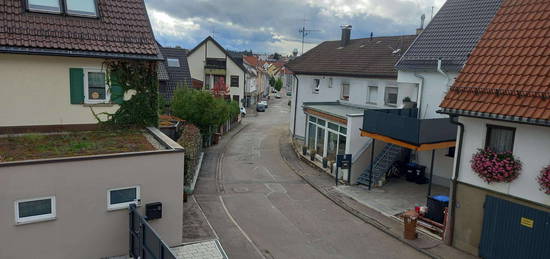 Esslingen Berkheim, frei stehendes, teilrenoviertes  3-Familien-Haus