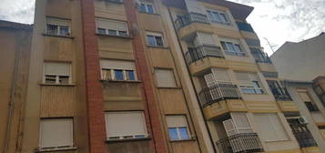 Piso en venta en calle Bebricio