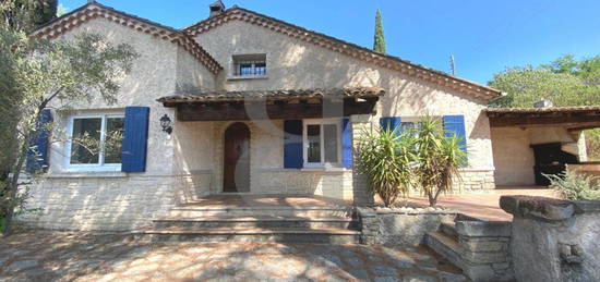 Charmante villa avec piscine et jardin boisé à Sarrians