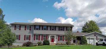 4777 Hilton Rd N, Schnecksville, PA 18078