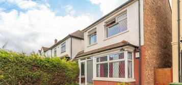 3 bedroom detached house