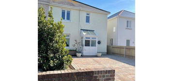 3 bed semi-detached house to rent