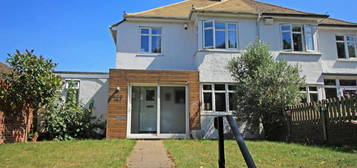 3 bedroom semi-detached house