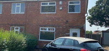 4 bed semi-detached house to rent