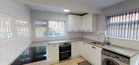 3 bed terraced house to rent