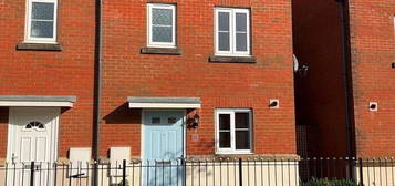 2 bed semi-detached house to rent