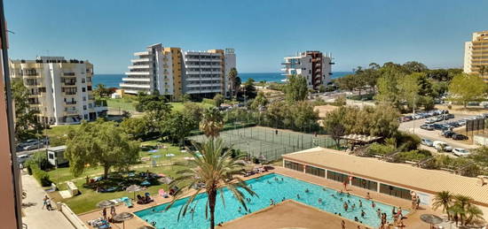 Apartamento T2 localizado na Praia da Rocha, Algarve