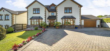 6 bed detached house for sale