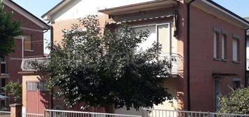 Casa indipendente in vendita in via Ferdinando Cesari, 34