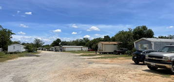 388 County Road 2013, Pearsall, TX 78061