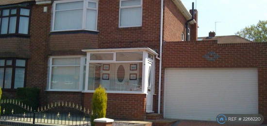 3 bedroom semi-detached house