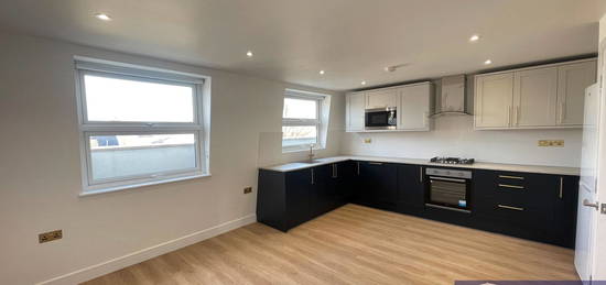 Flat to rent in Kidderminster Road, Croydon CR0