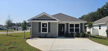 1060 Bay St, Foley, AL 36535