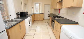 6 bedroom terraced house