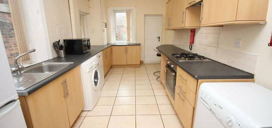 6 bedroom terraced house