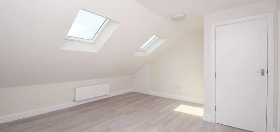 Flat to rent in Bushey Hall Road, Bushey WD23