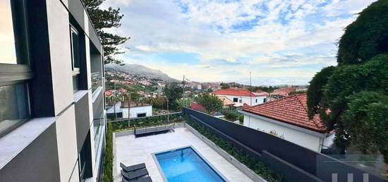 Apartamento T2 com logradouro no Uptown 12 - Funchal, Madeira