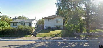 5537 W 50th Ave, Lloydminster, SK S9V 0R2
