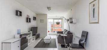 Flat to rent in The Round House, Gunwharf Quays PO1