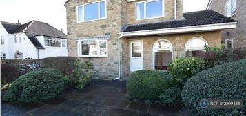 5 bedroom detached house