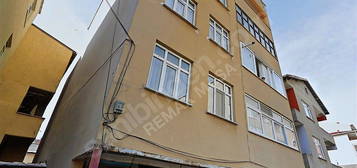 REMAX MASA SANCAKTEPE VEYSEL KARANİ'DE 3+1 135 M² SATILIK DAİRE