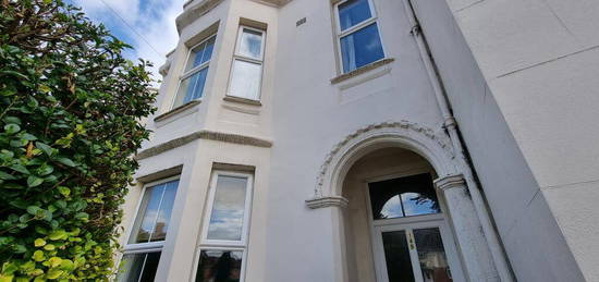 6 bedroom terraced house