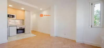 Apartamento en calle de L&#xF3;pez de Hoyos