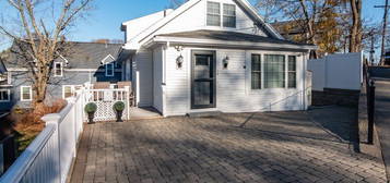 16/18 Park Ave, Medford, MA 02155