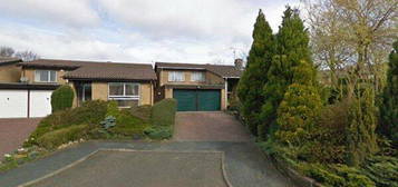 4 bed detached house to rent