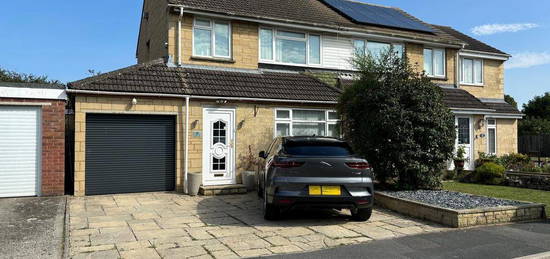 4 bedroom semi-detached house to rent