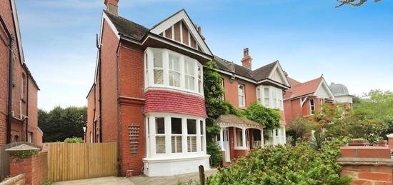 4 bedroom semi-detached house