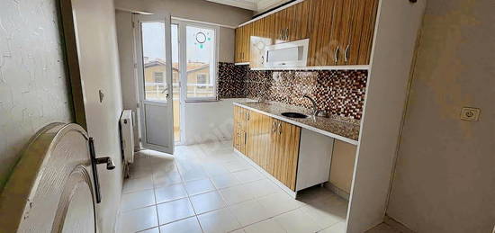 NUSRADIYE MAH 2+1 ARA KAT SATILIK DAİRE