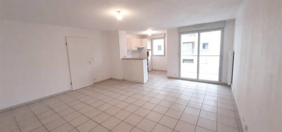 Appartement  à louer, 3 pièces, 2 chambres, 66 m²