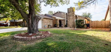 10412 Kendal Ave, Yukon, OK 73099