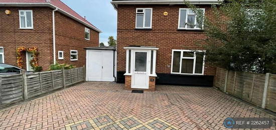 3 bedroom semi-detached house