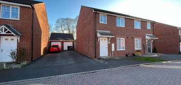 3 bedroom semi-detached house to rent