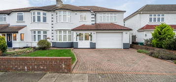 5 bedroom semi-detached house to rent