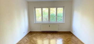 Schöne 2 Zimmer Wohnung mit Balkon - Provisionsfrei