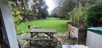 Maison individuelle avec sa tranquillité et de beaux espaces