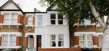 5 bed terraced house for sale