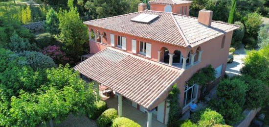 Maison avec piscine et jardin