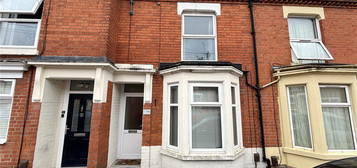 Terraced house to rent in Florence Road, Northampton, Northamptonshire NN1